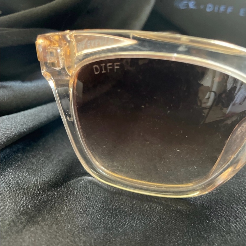 Her X Diff Eyewear Sunglasses - image 2